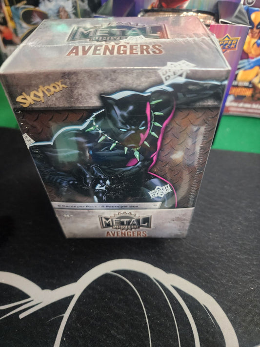 Avengers Metal Universe Blaster Box