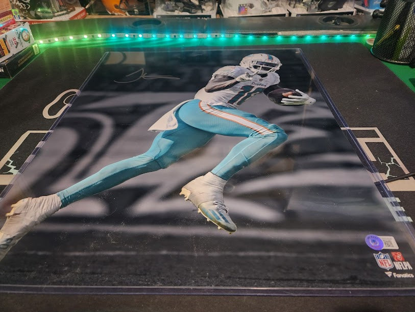 Tyreek Hill Auto 16x20 Photo Dolphins Beckett COA