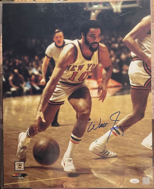 Walt Frazier Autographed 16x20 Knicks Basketball PHoto JSA COA Harwood Classics