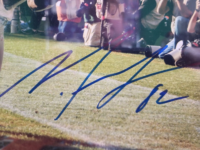 Mario Manningham Autographed 16x20 Photo Giants Leaf COA
