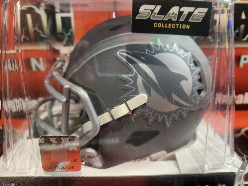 Tyreek Hill SLATE Auto Mini Helmet Dolphins Beckett COA (Read)