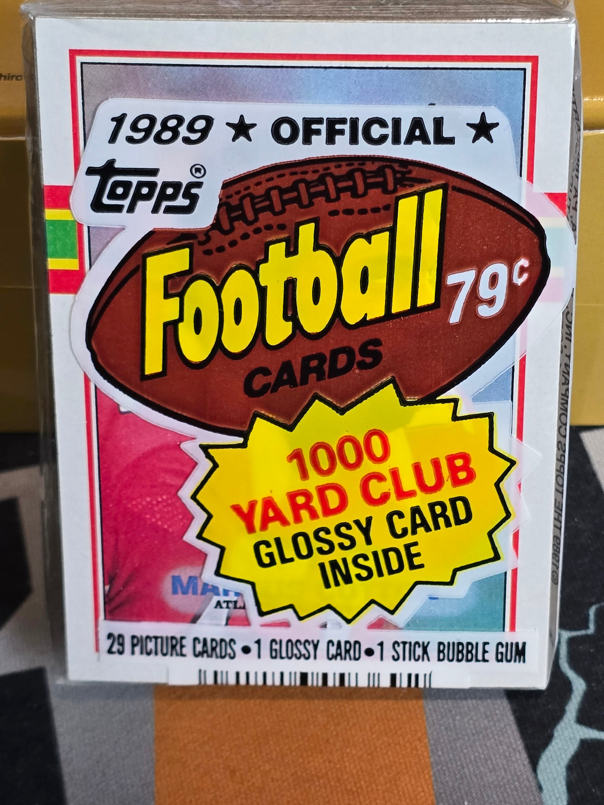 1989 Official Topps Football Trading Card Pack - 20 cards!