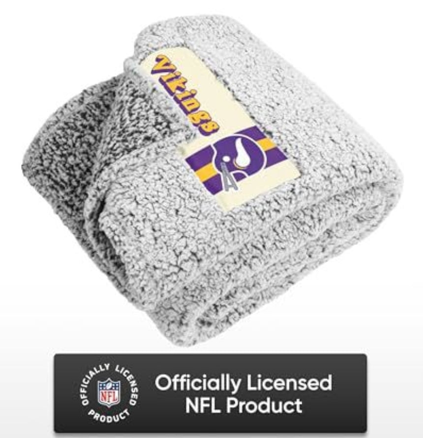 BRAND NEW! $54.99 on Amazon FOCO Minnesota Vikings NFL Retro Cloud Sherpa Blanket Football
