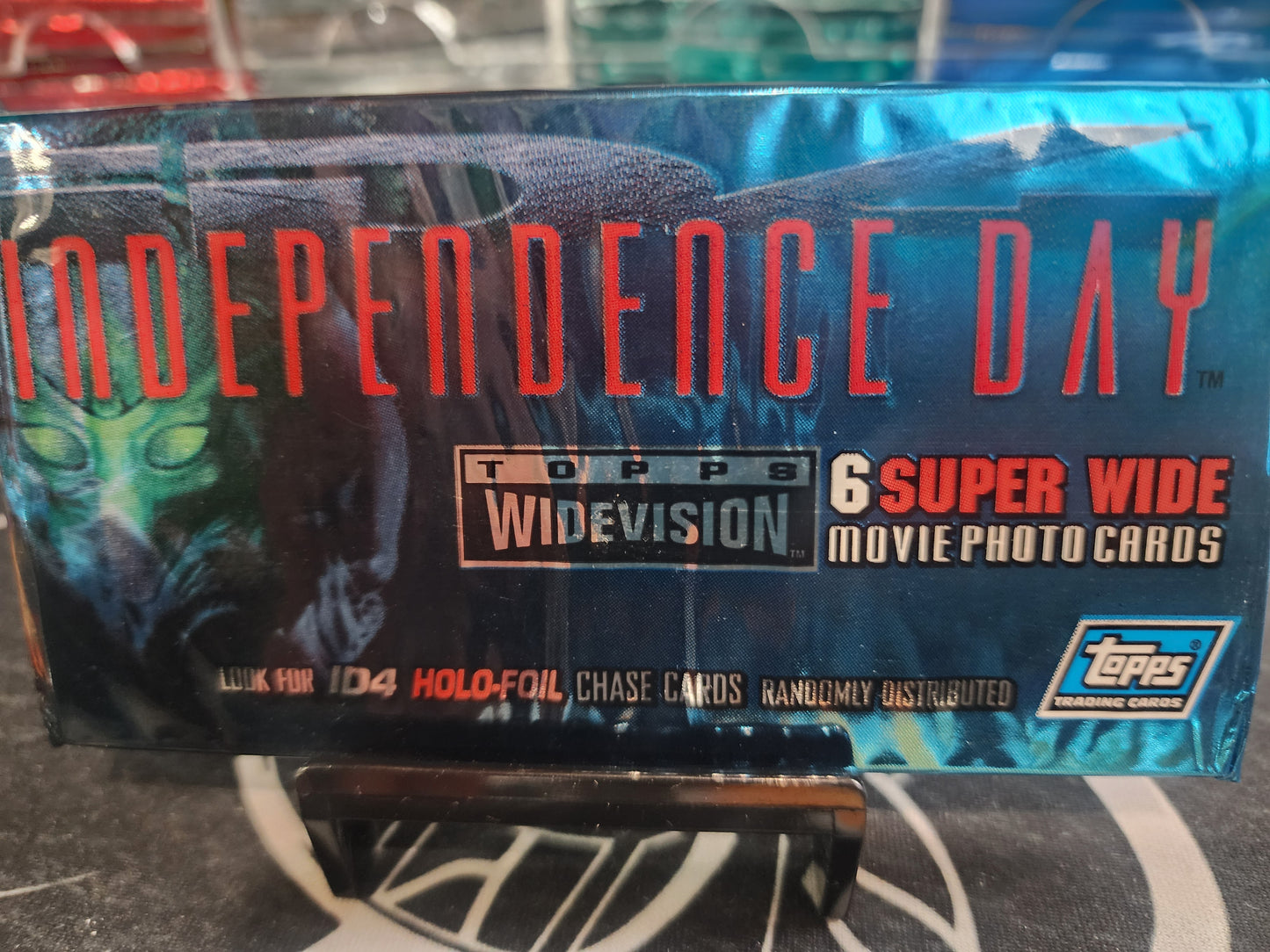 Topps Widevision 1996 Independence Day Pack Personal Break! 6 SUPER WIDE Movie Photo Cards! Chase Holo-Foil Cards!