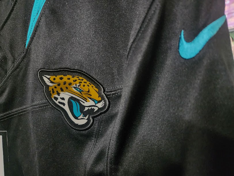 NWOT Travis Etienne Jaguars Nike Licensed Football Jersey Size L Unsigned