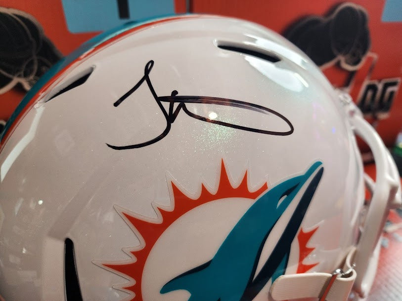 Tyreek Hill Auto Full Size Helmet Beckett COA Dolphins