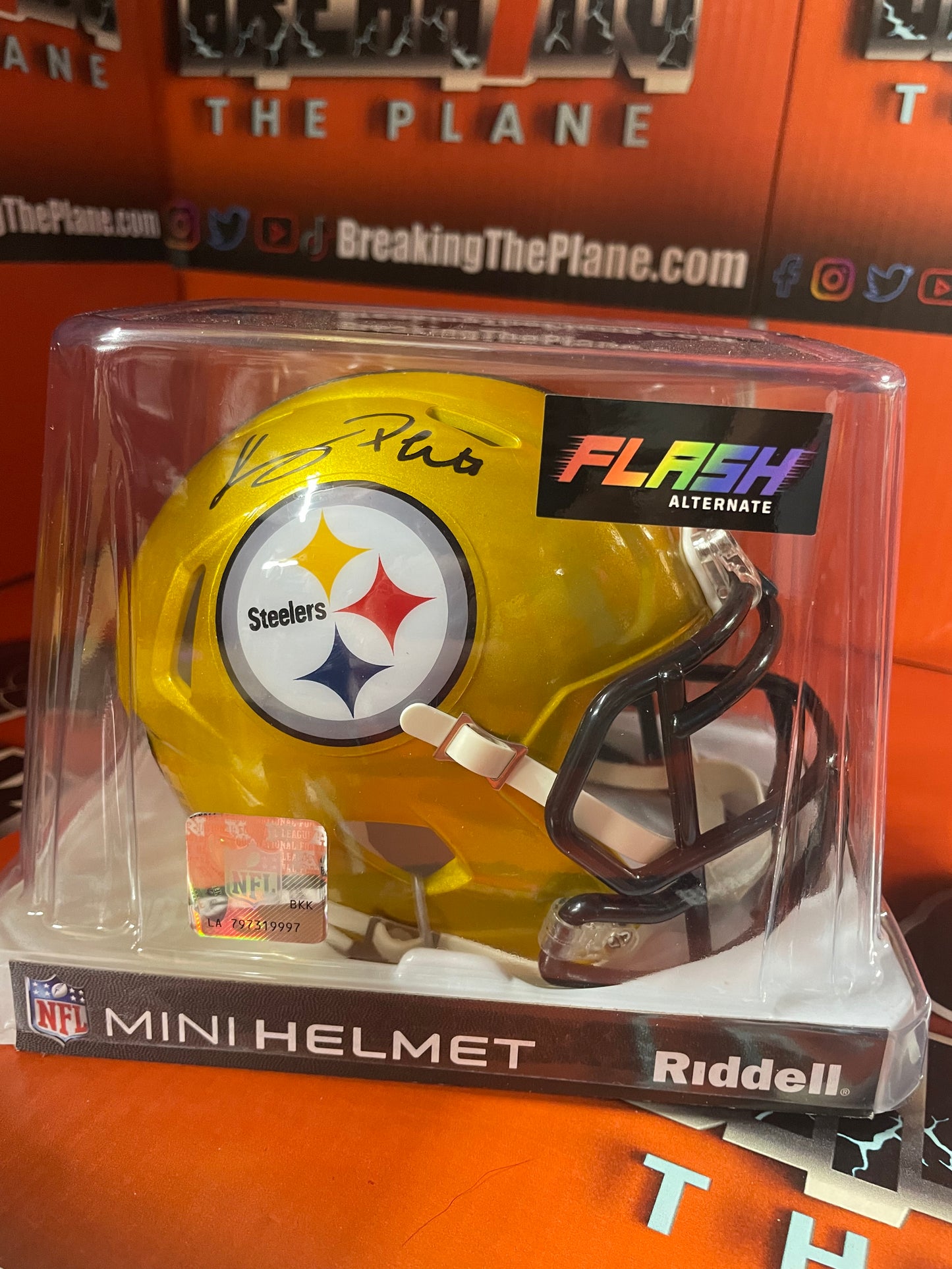 Kenny Pickett Autographed Steelers Flash Mini Helmet With Beckett COA