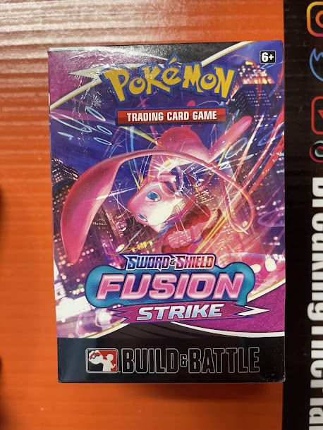 Pokemon Fusion Strike Build and Battle Box