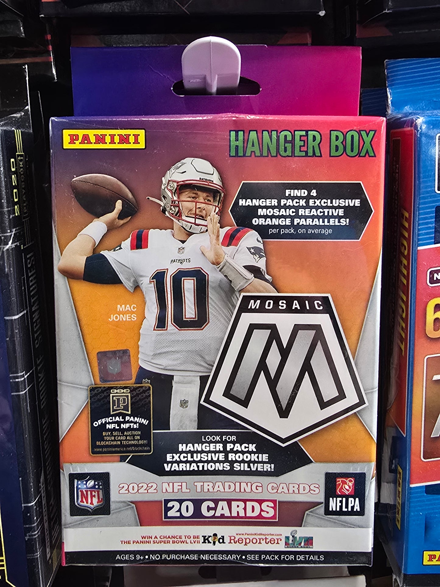 2022 Mosaic Football Hanger Box