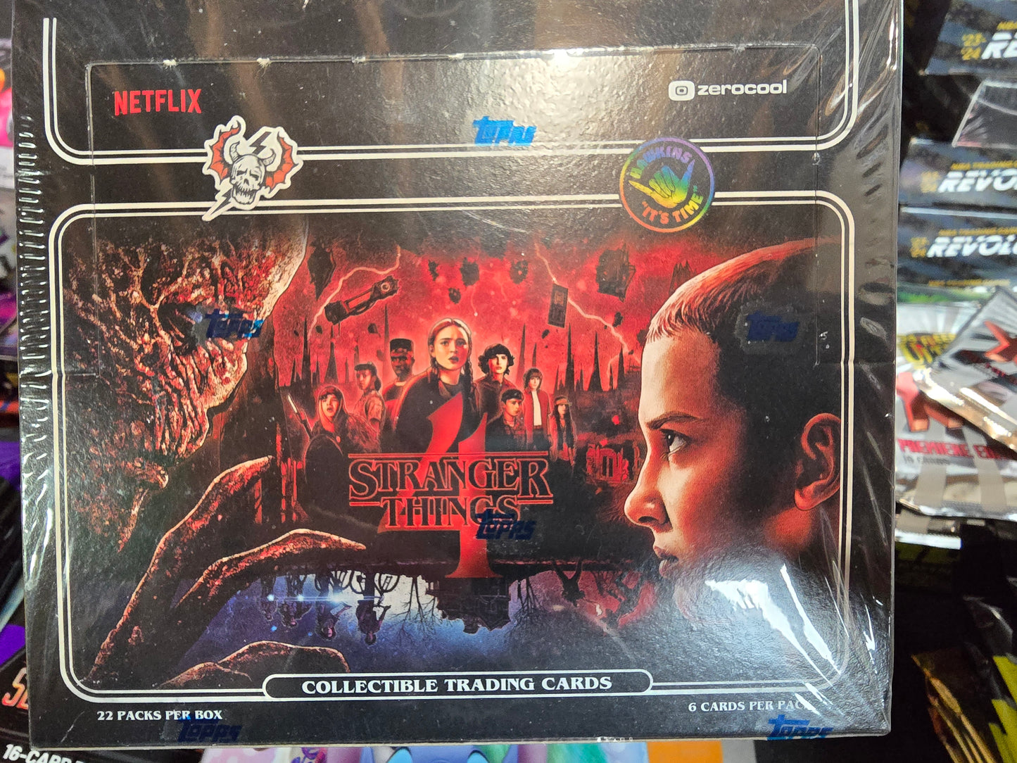 Stranger Things Season 4 HOBBY BOX! Chase cast autographs!