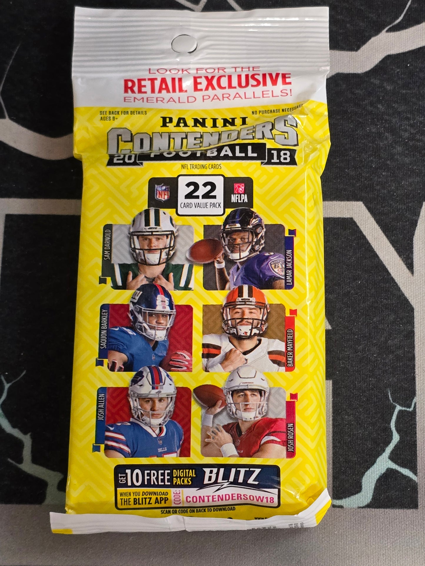 Contenders 2018 Football Fat Pack - 22 cards!