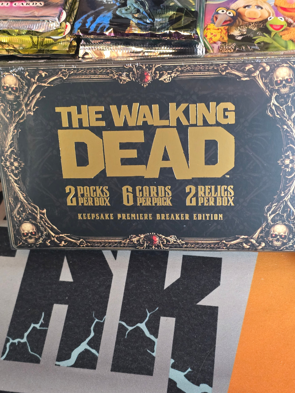 Keepsake The Walking Dead Holo Breaker Hobby Box - 2 relics!